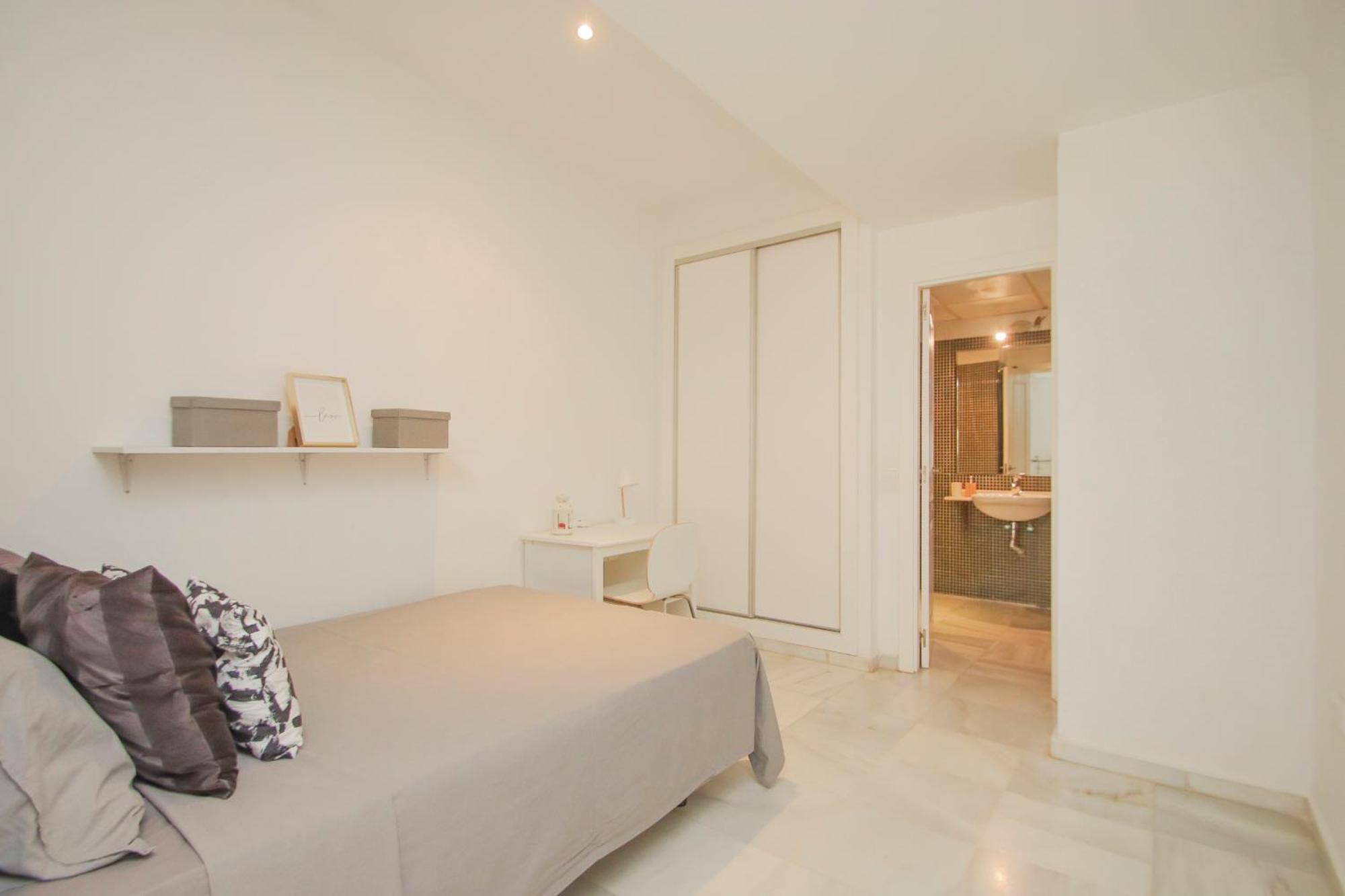 Lovely Apt In The City Center - 15M Walk Giralda Севиля Екстериор снимка