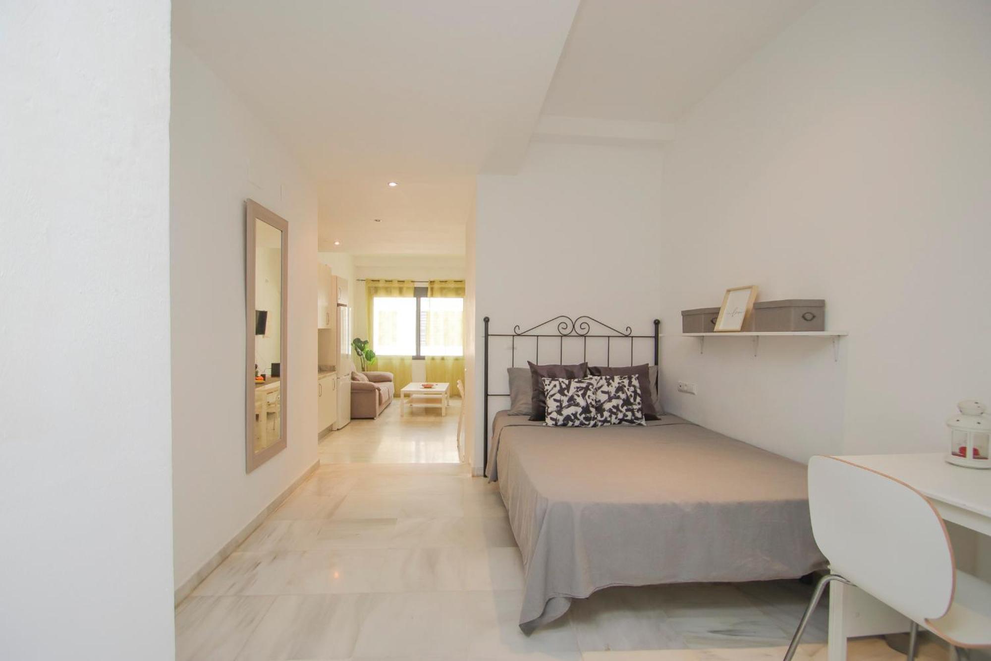 Lovely Apt In The City Center - 15M Walk Giralda Севиля Екстериор снимка