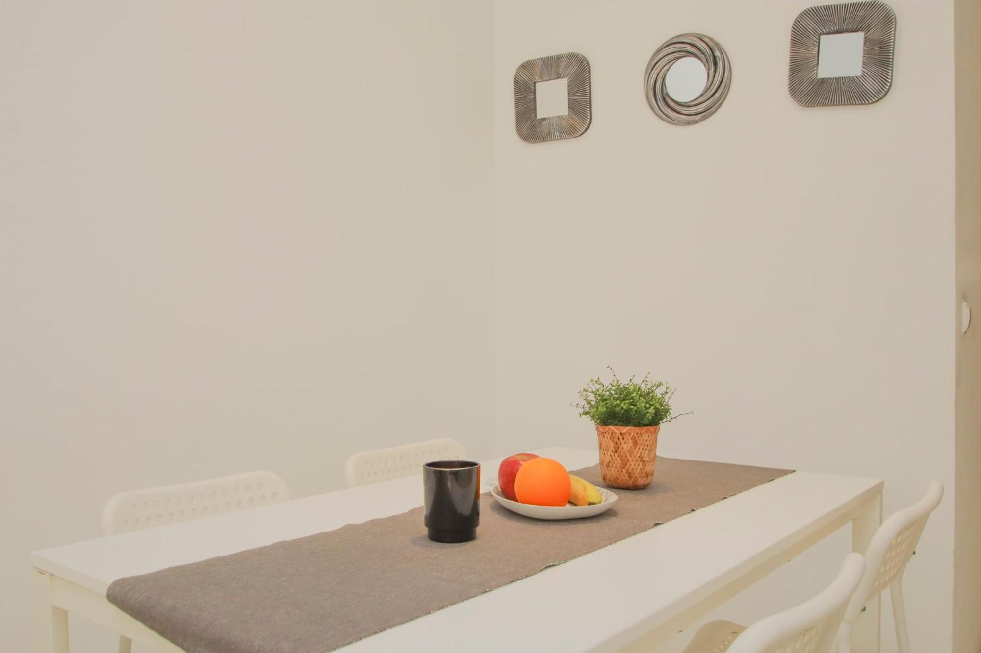 Lovely Apt In The City Center - 15M Walk Giralda Севиля Екстериор снимка