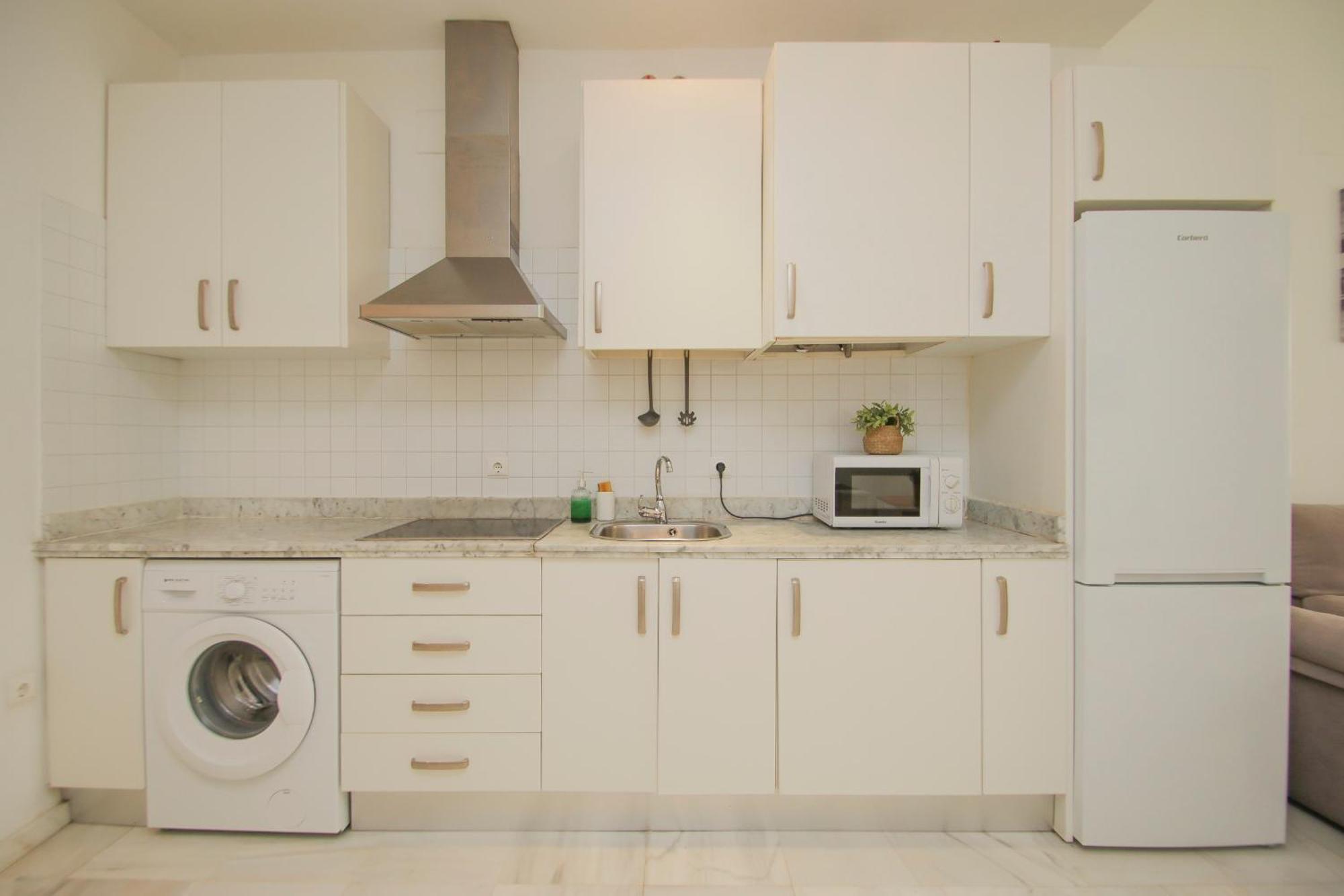 Lovely Apt In The City Center - 15M Walk Giralda Севиля Екстериор снимка