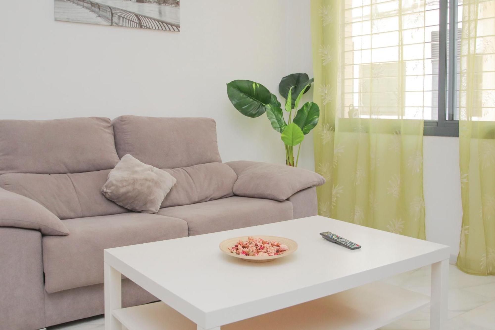 Lovely Apt In The City Center - 15M Walk Giralda Севиля Екстериор снимка